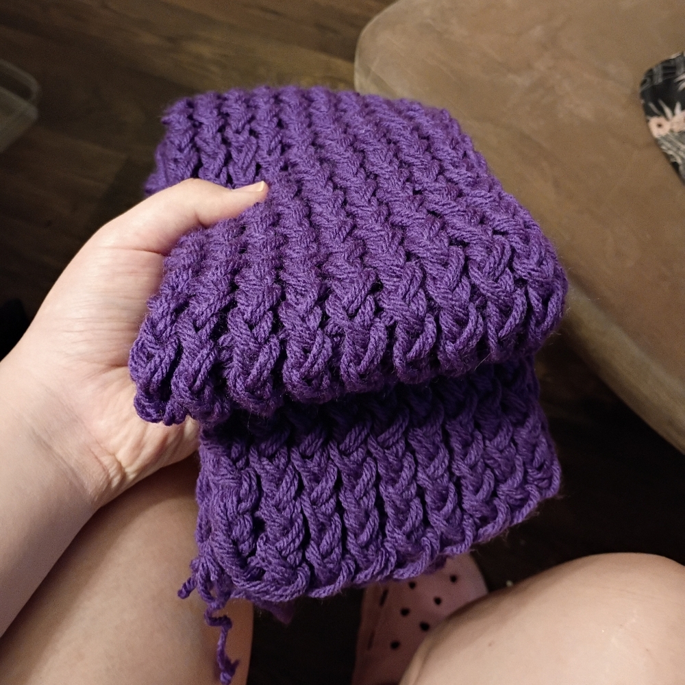 Laredo Purple Knit Scarf